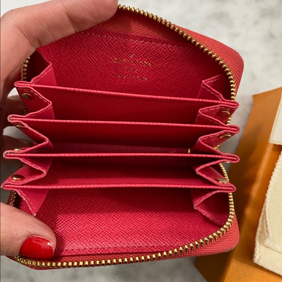 Louis Vuitton Zippy Multicartes Corail - Picture 9 of 15